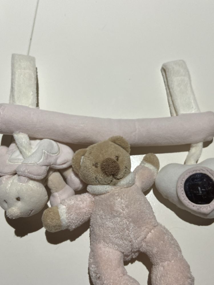 Brinquedo para carrinho e cama