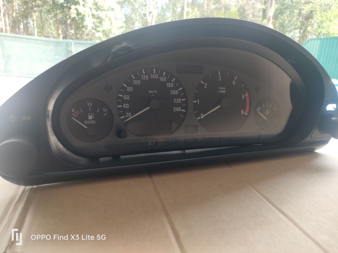 Conta quilómetros BMW 318 TDS 1993