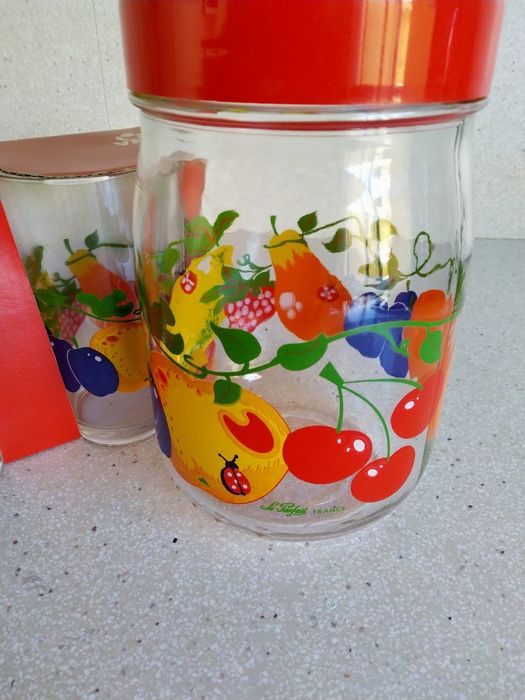 Conjunto de 3 copos de sumo 25cl e frasco de vidro - 7,50€ cada artigo