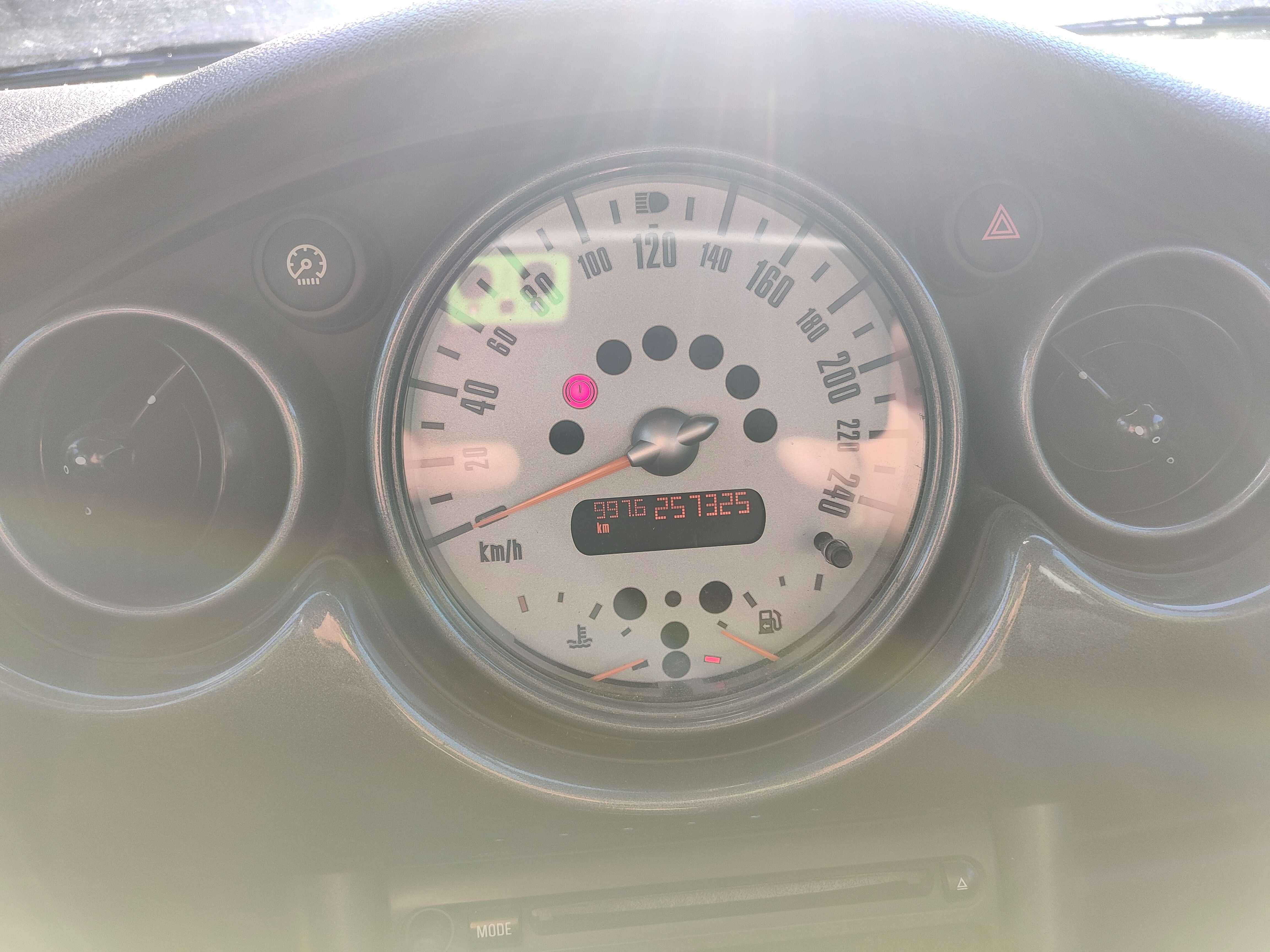 Mini One - 1.6 Benzyna (2002)