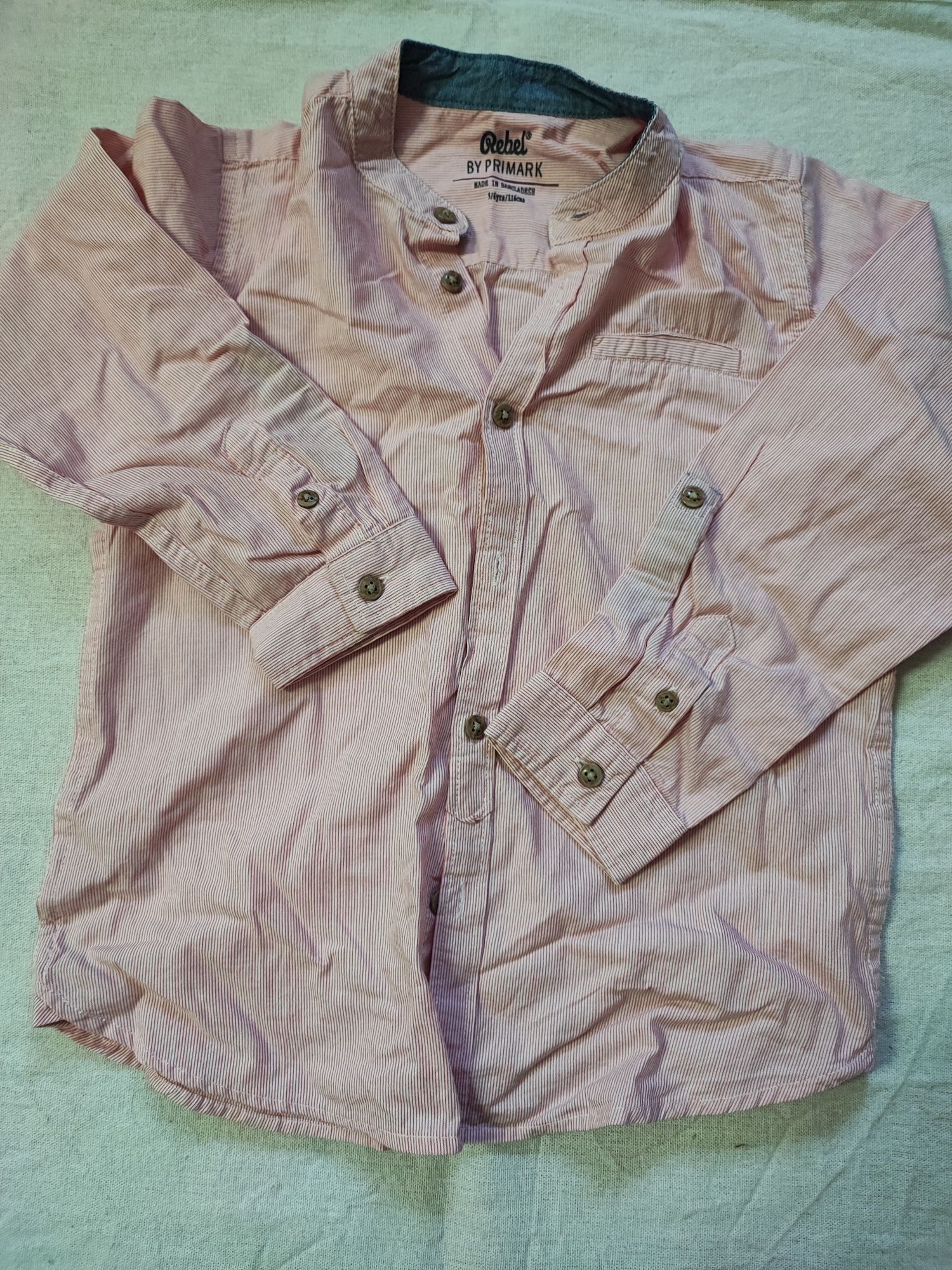 Roupa menina usada
