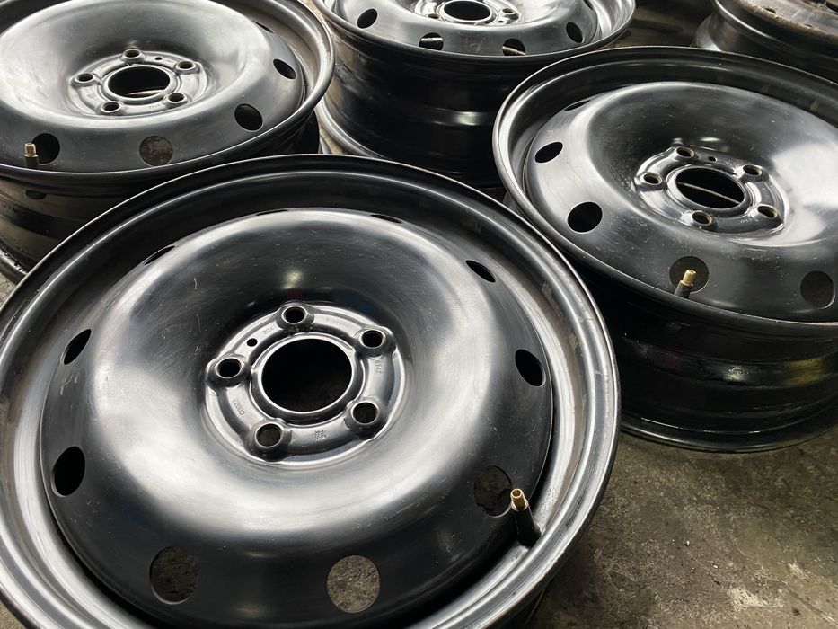 Felgi stalowe 6J16 ET42 Dacia Renault 5x114.3/66.1 Duster I/II komplet