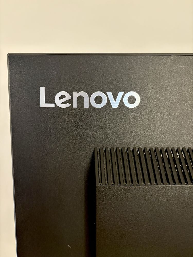 Monitor Lenovo 24” ThinkVision