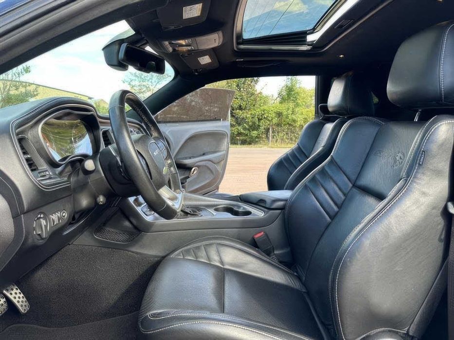 Dodge Challenger      2021