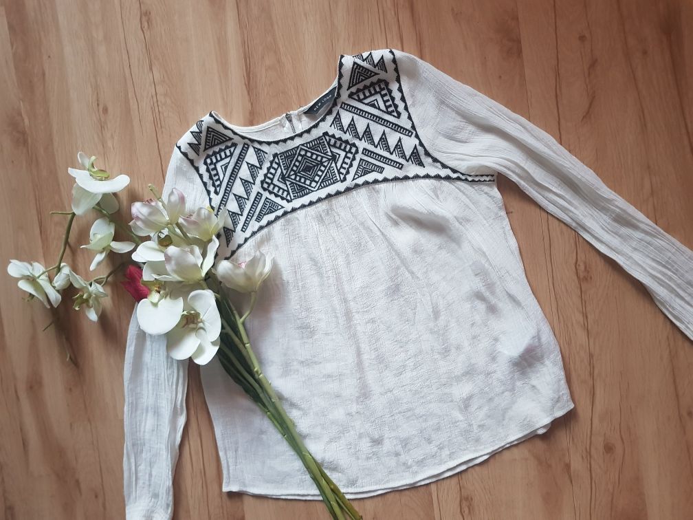 Bluzka damska z haftem w stylu boho New Look