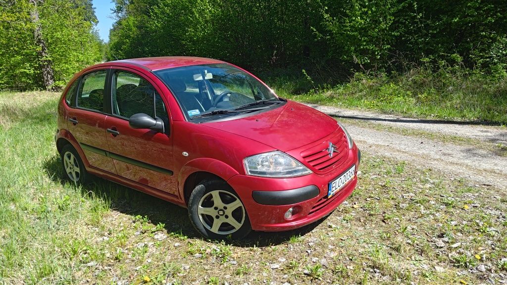 Ekonomiczny i Zadbany Citroen C3 (2004)Niski Przebieg, Pełna Dokumenta