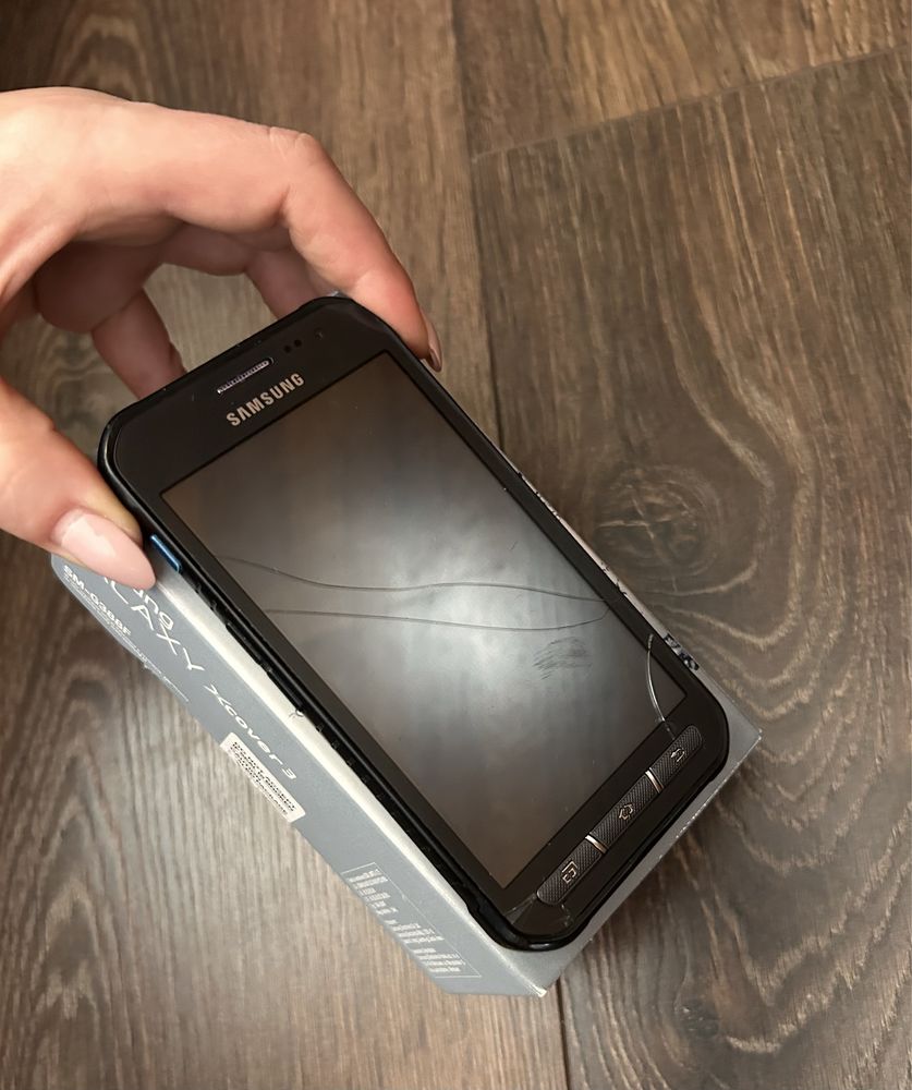Telefon Samsung Galaxy Xcover 3 Dark silver