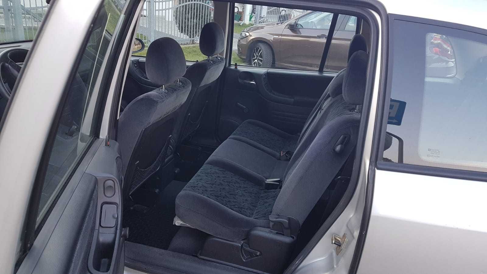 Samochód Opel Zafira