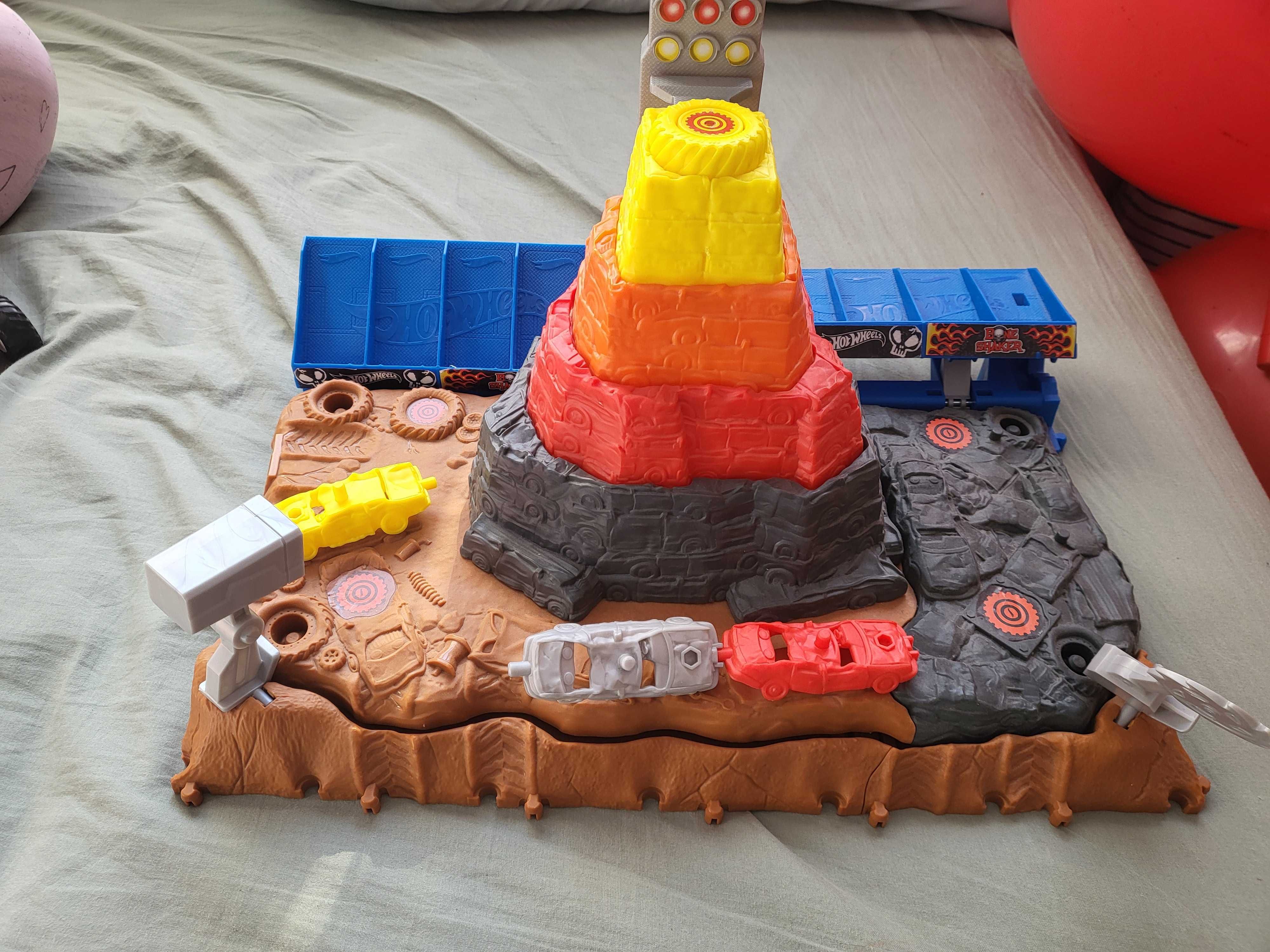 Hot wheels monster truck arena