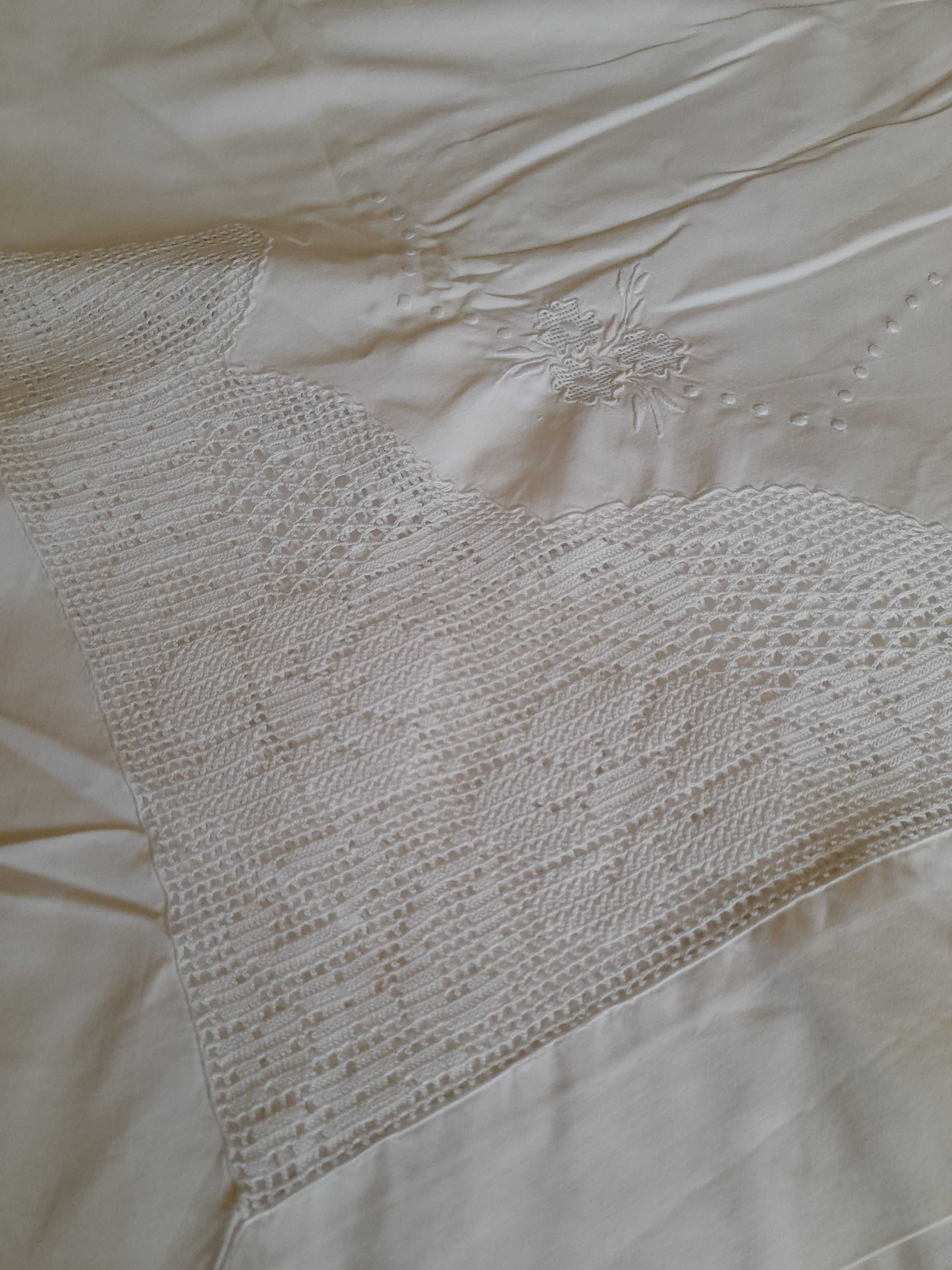 lençol de cama branco (cima) antigo