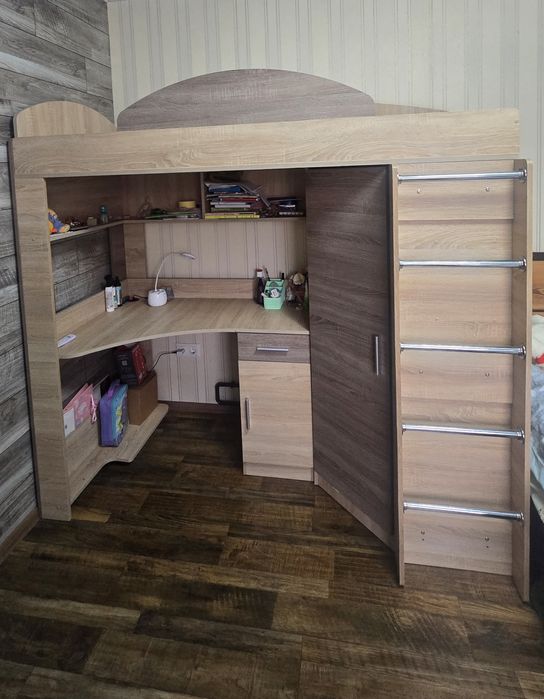 Дитяче ліжко-горище