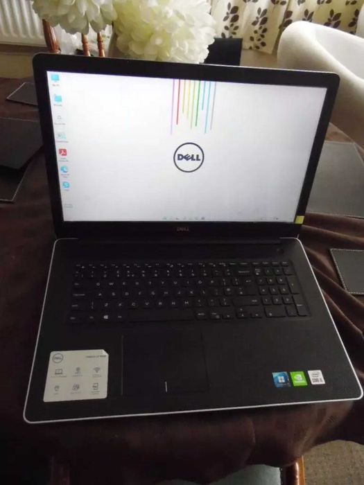 Dell Octacore 17.3" i7/8GB/1TB_Nvme gama Profissional