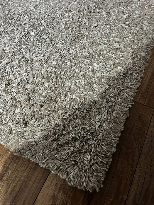 Килим бежевого кольору З довгим ворсом 120см х 170см