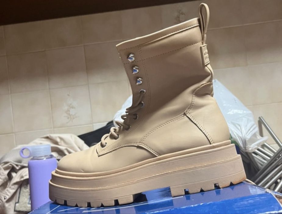 Botas beje boas para o inverno