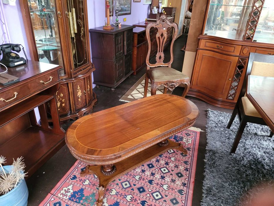 Mesa de centro em madeira trabalhada - óptimo estado