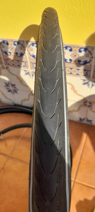 2 Pneus estrada com câmera ar