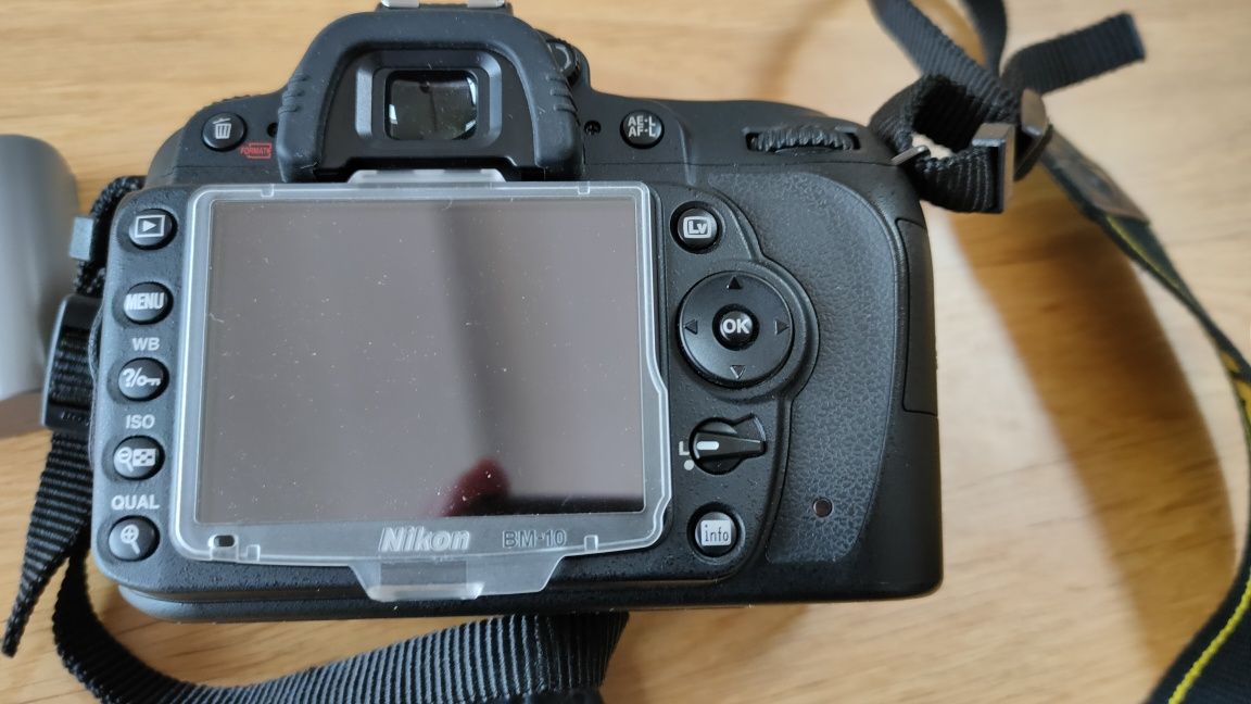 Nikon D90 com 2716 disparos