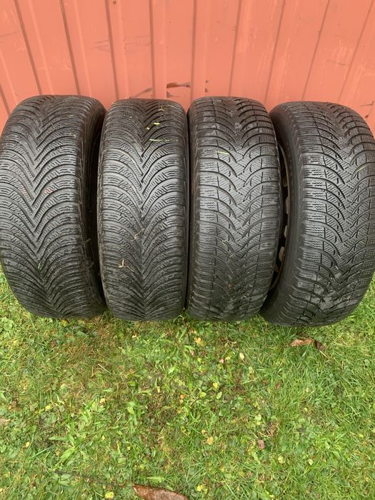 Opony zimowe z stalowkami 205/55R16