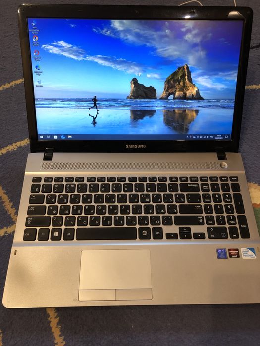 Продам ноутбук Samsung 300 E Windows 10 Pro