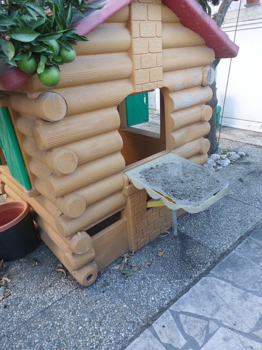 Casinha plástico para criança