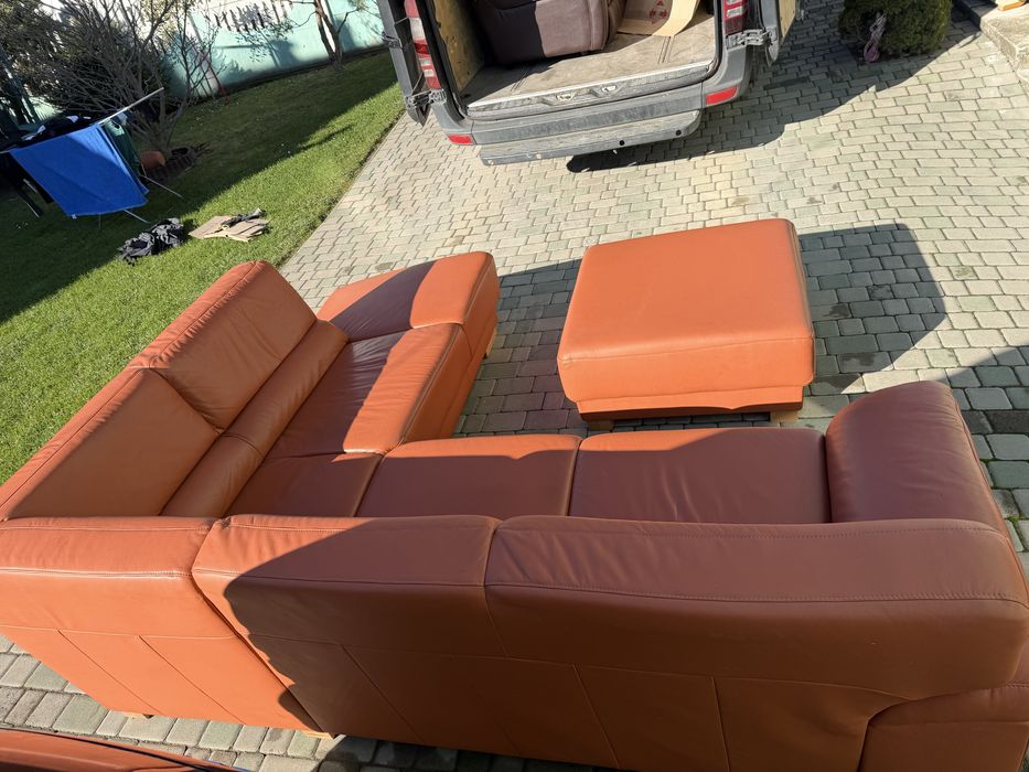 Шкіряний кутовий диван