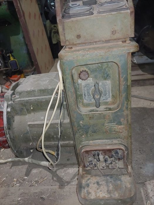 Трехфазный генератор АБ-4-Т/230м1. Бензиновый, 3 выхода 220в 4квт.