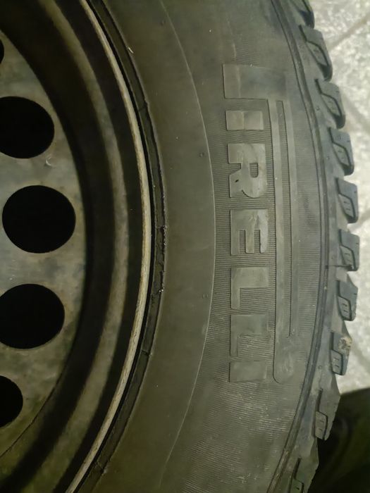 Opony zimowe Pirelli 195/65/15
