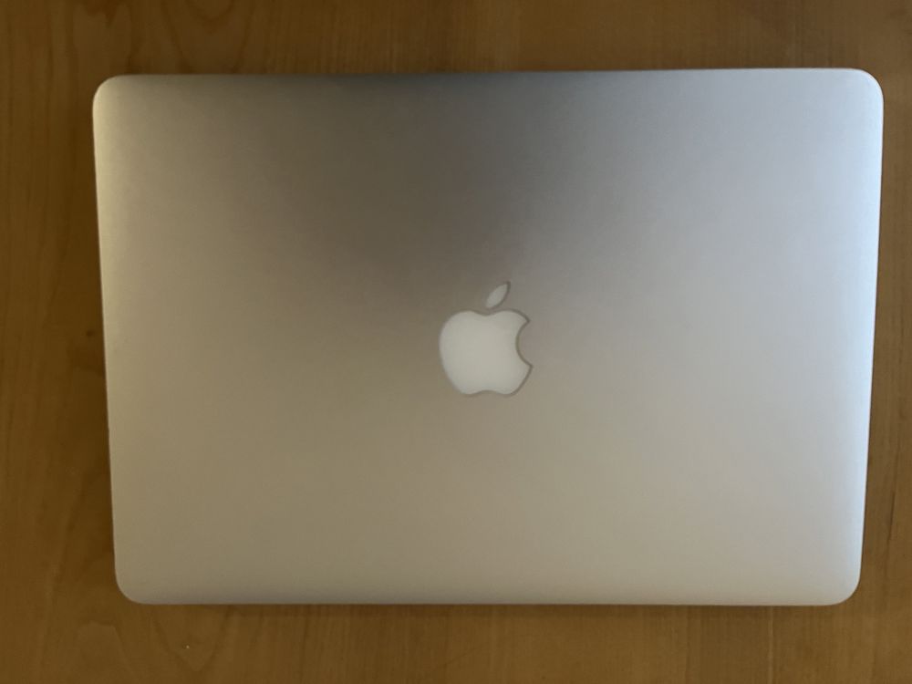 Продам Macbook pro 13’ 15 года