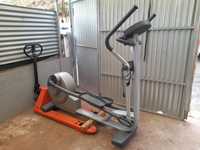 Eliptica technogym profissional