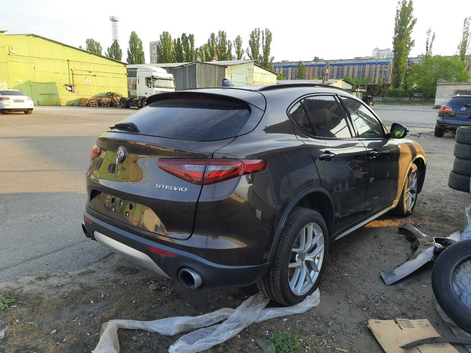 Alfa Romeo Stelvio USA  панорама