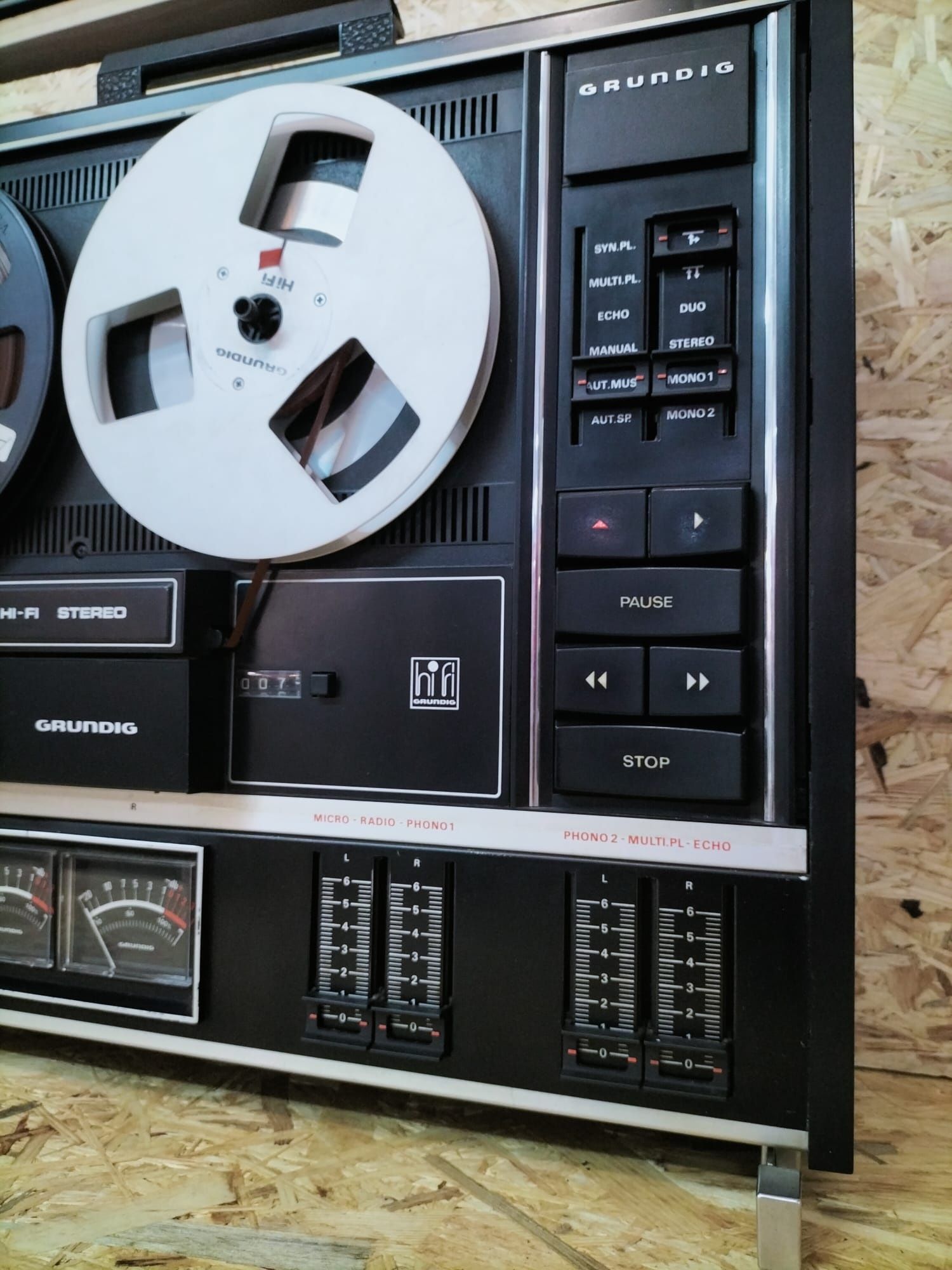 Gravador de Fitas Grundig