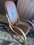 Fotel bujany drewniany