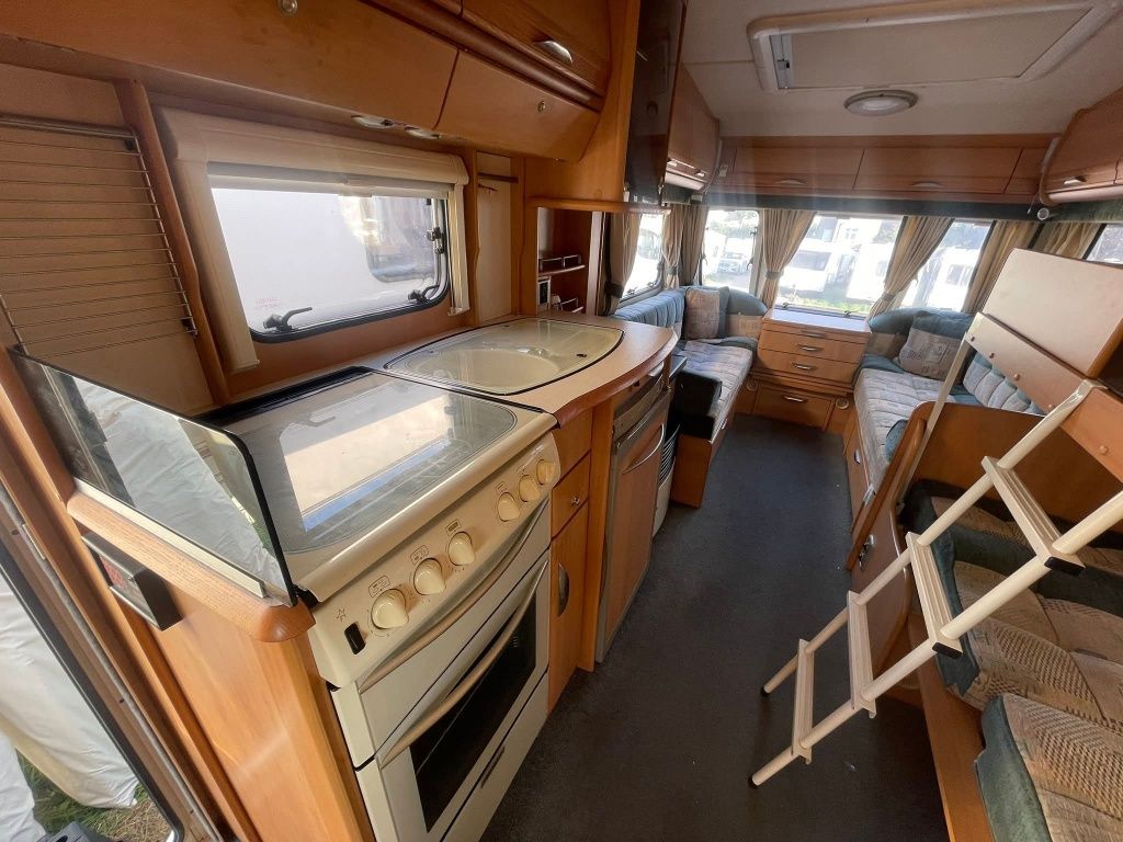 Caravana Swift Challenger 4 dormidas