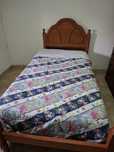 Cama em pinho mel em excelente estado