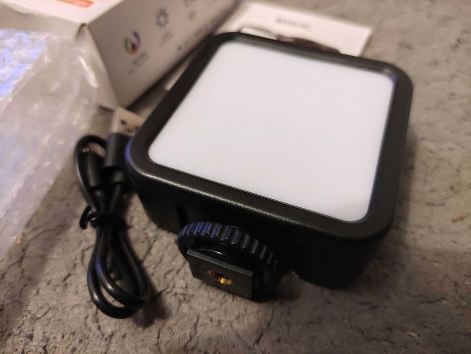 LED RGB накамерный светильник Desiontal W70 (аккумуляторный)