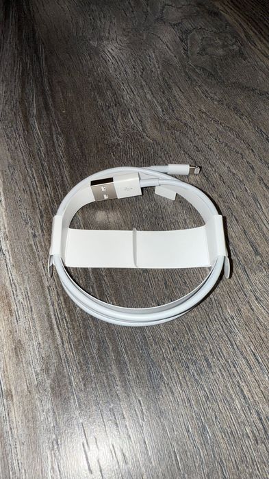 Нові оригінальні шнури Apple