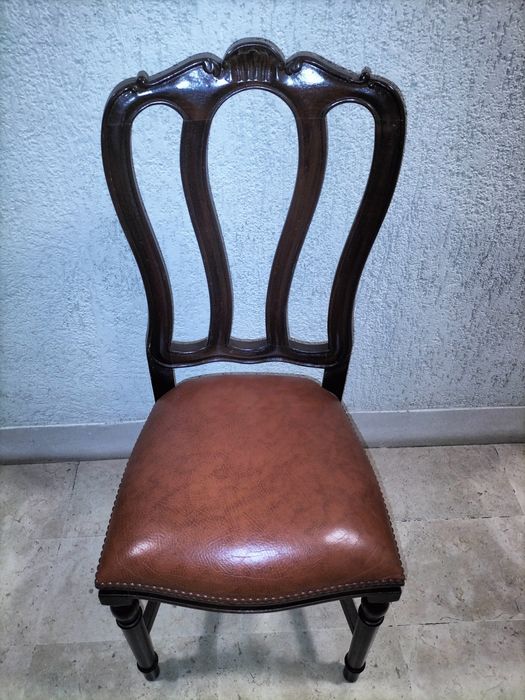 Cadeira em Madeira e Pele