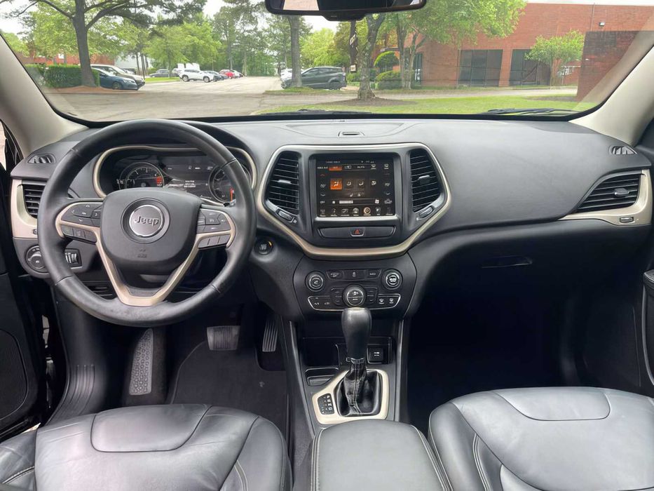 Jeep Cherokee      2017