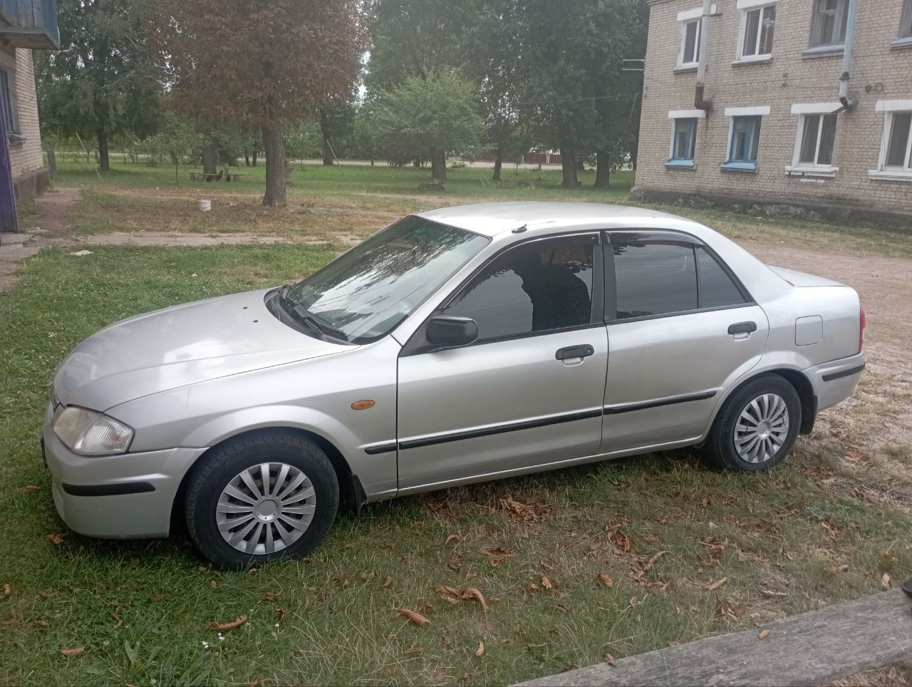 Mazda 323 з переоформленням