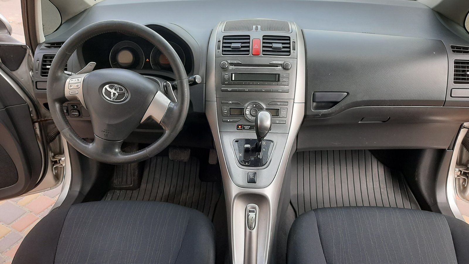 Toyota Auris 1.6 автомат ГАЗ