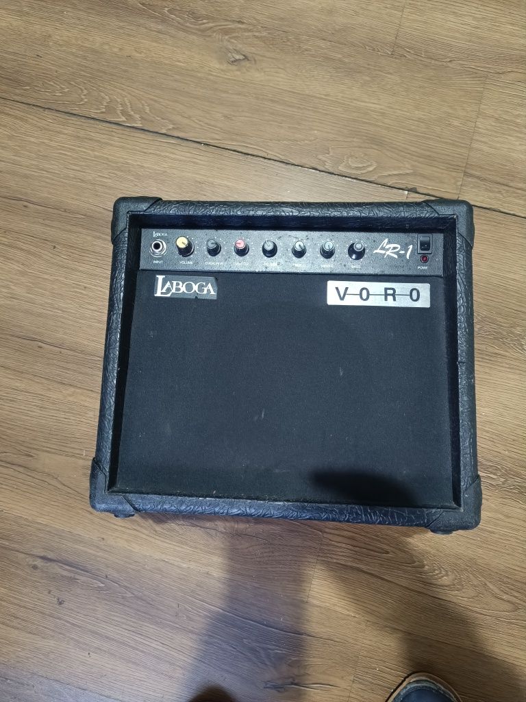 Zestaw gitara Wilson że wzmacniaczem