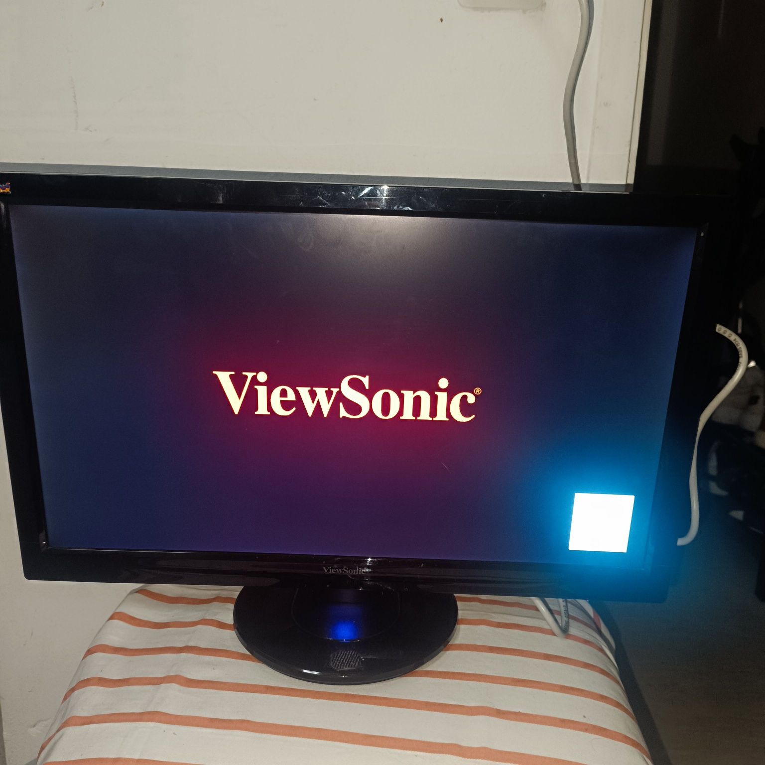 Монитор 24 дюйма фирмы ViewSonic