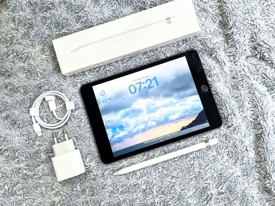 IPad Mini 5 (64 gb) wi-fi + стекло, шикарное состояние! А2133