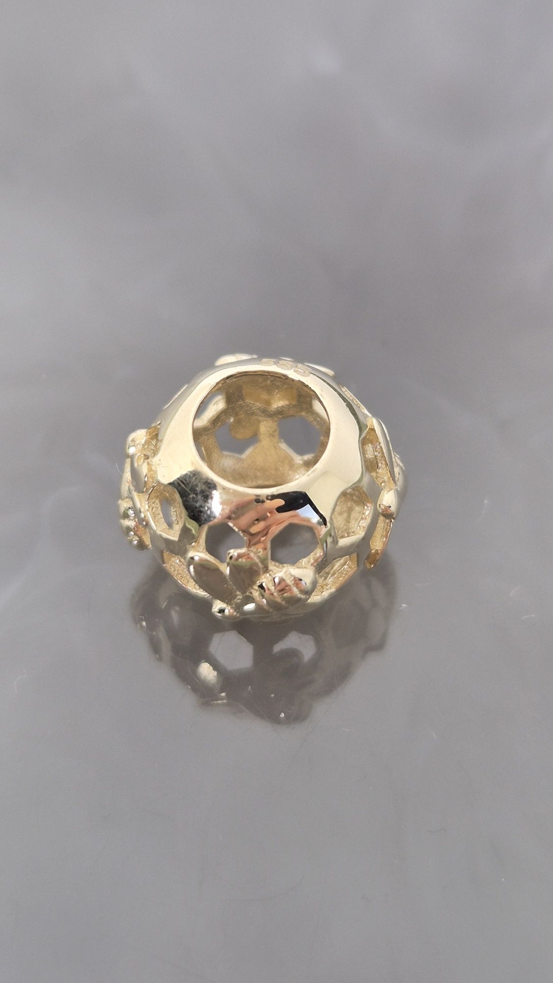 Nowy złoty charms do bransoletki typu Pandora okrągła kulka pszczoła