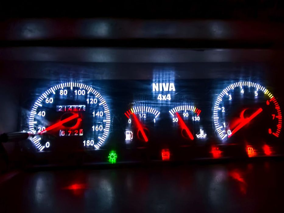 Продам  ниву на ходу