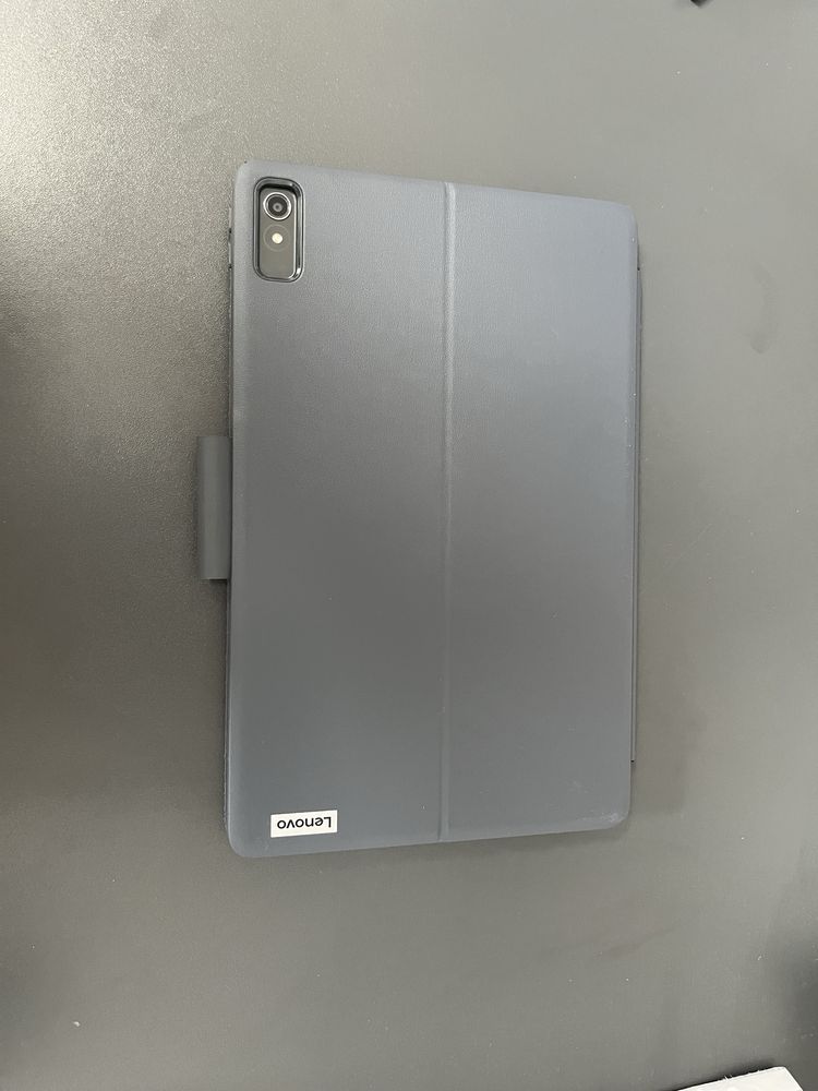 Tablet Lenovo tab p11 2 generacji z klawiaturą i rysikiem