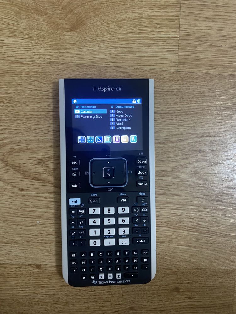 calculadora Ti-nspire CX com cabo