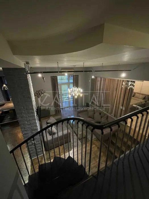 Аренда Квартира  ул. Андреевский спуск  Подол  Киев