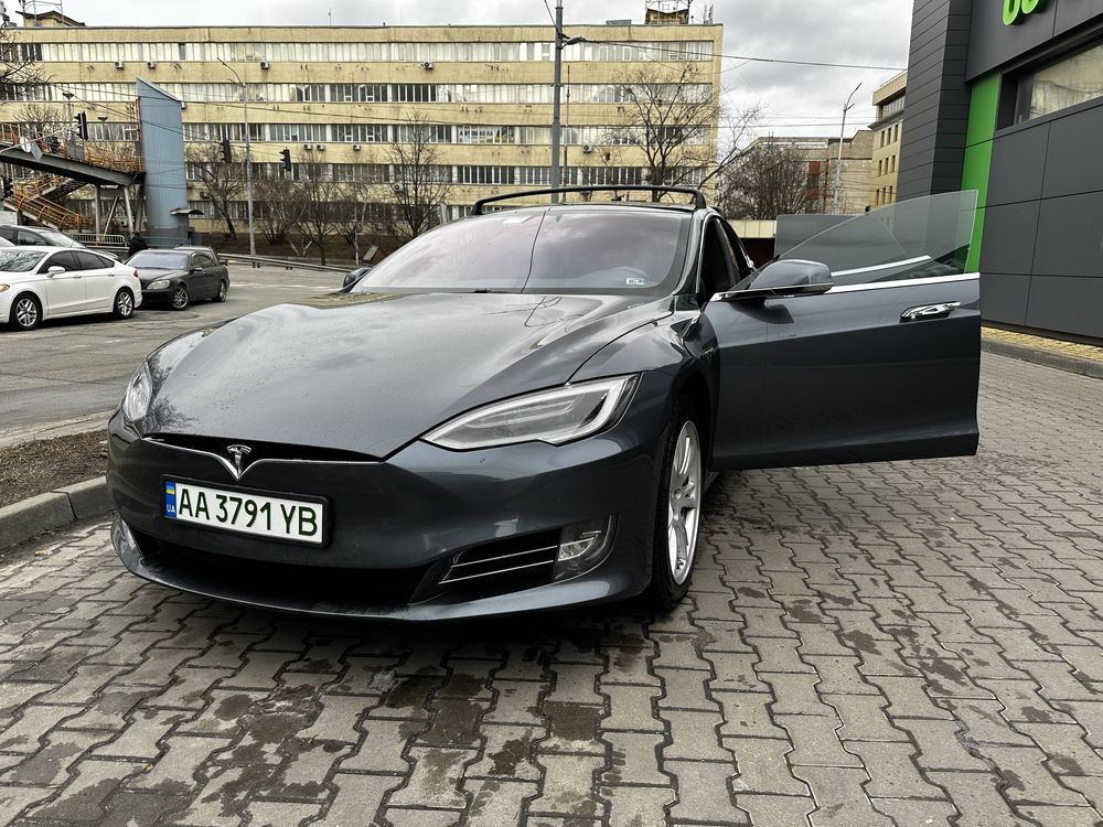 Продам или обмен  Tesla Model S 2020 Год 100 KWT обмен на недвижимость