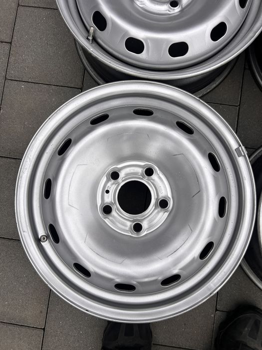 Felgi Stalowe 16'' 5x114.3 ET50 TRAFIC VIVARO PRIMASTAR